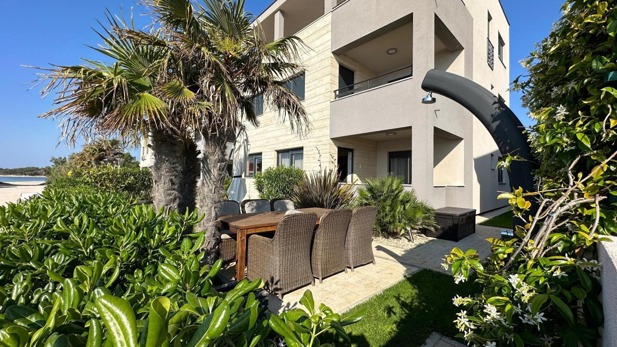 Apartments The Beach Resort Vir Eksteriør billede